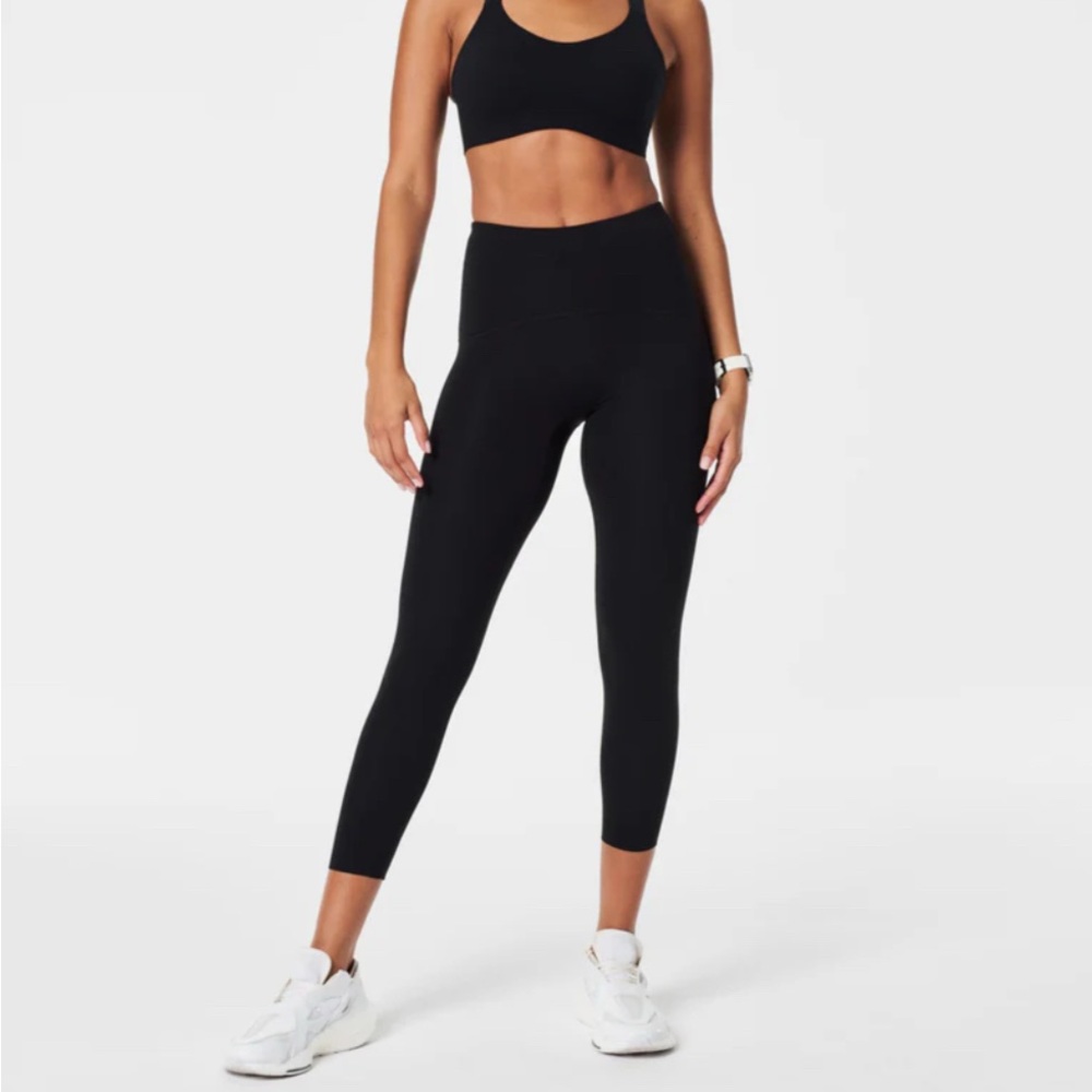 SPANXshape™ Booty Boost®
7/8 Leggings